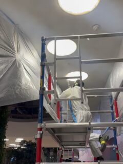 akustikputs på innetak vid mall of scandinavia i stockholm  #akustikputs #murare #puts